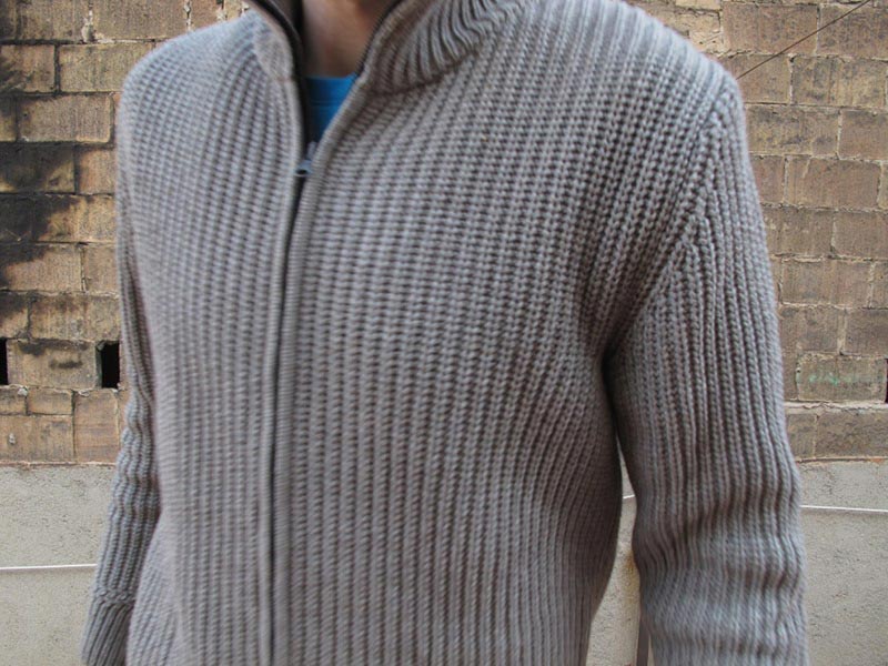Pullover und Strickjacken aus Yakwolle, Merinowolle, Schafswolle kbT (kontrolliert biologische Tierhaltung), Yak-Pullover, Yak-Strickjacken, Cardigans